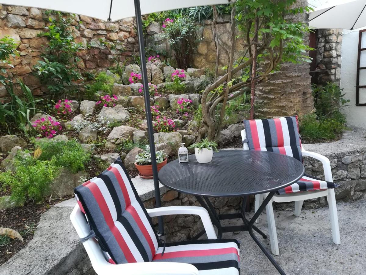 Apartments Veli Losinj Exterior photo